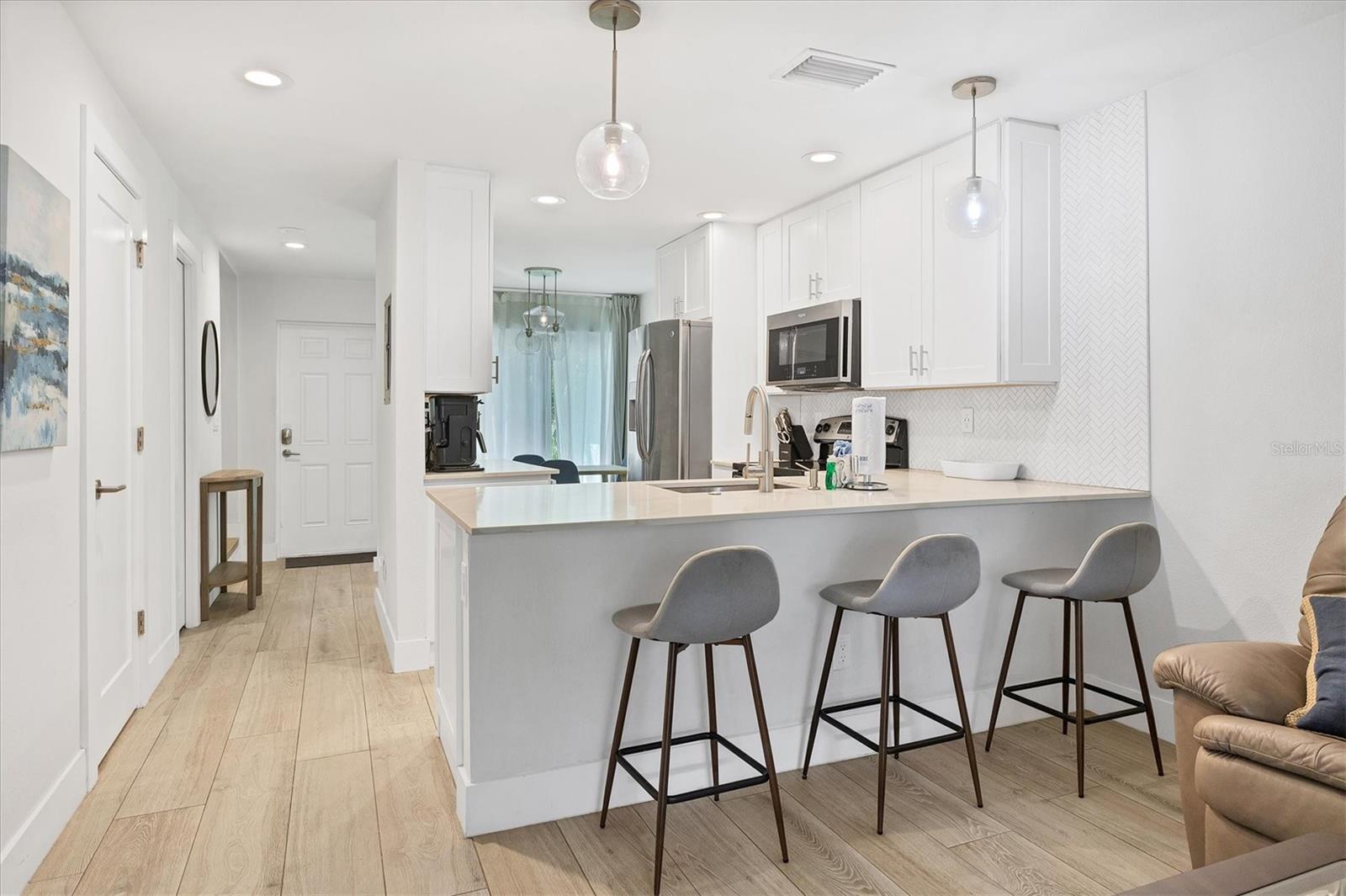 Image 11 of 38 For 1762 Stickney Point Road 204