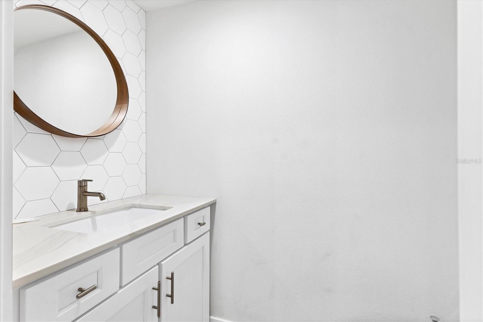 Image 18 of 38 For 1762 Stickney Point Road 204