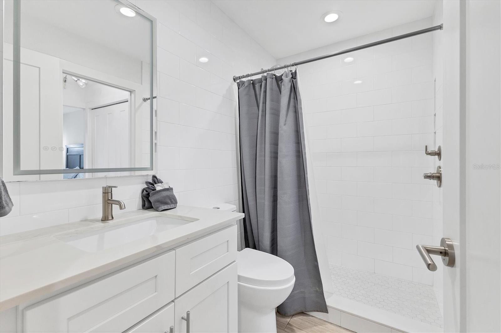 Image 24 of 38 For 1762 Stickney Point Road 204