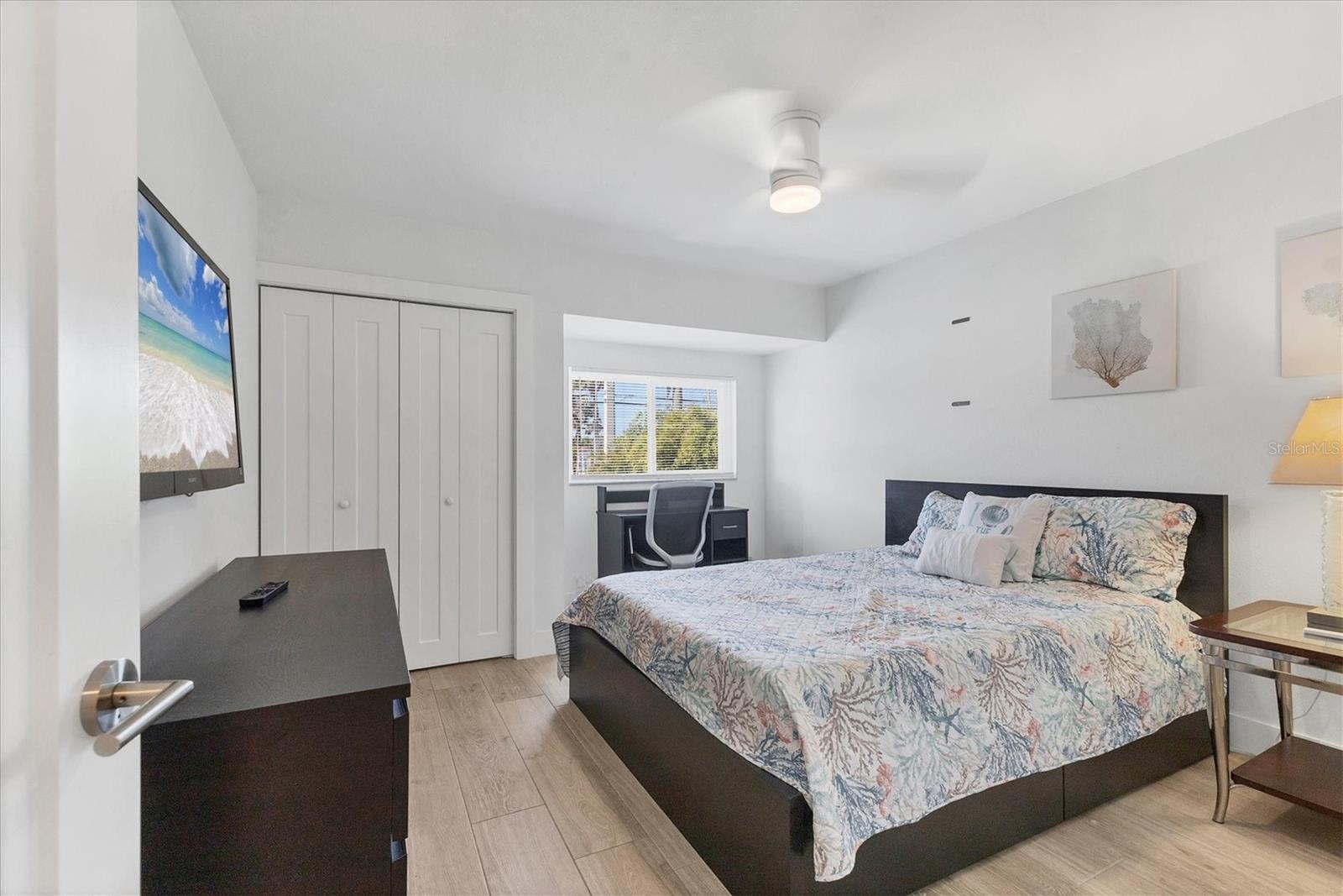 Image 26 of 38 For 1762 Stickney Point Road 204