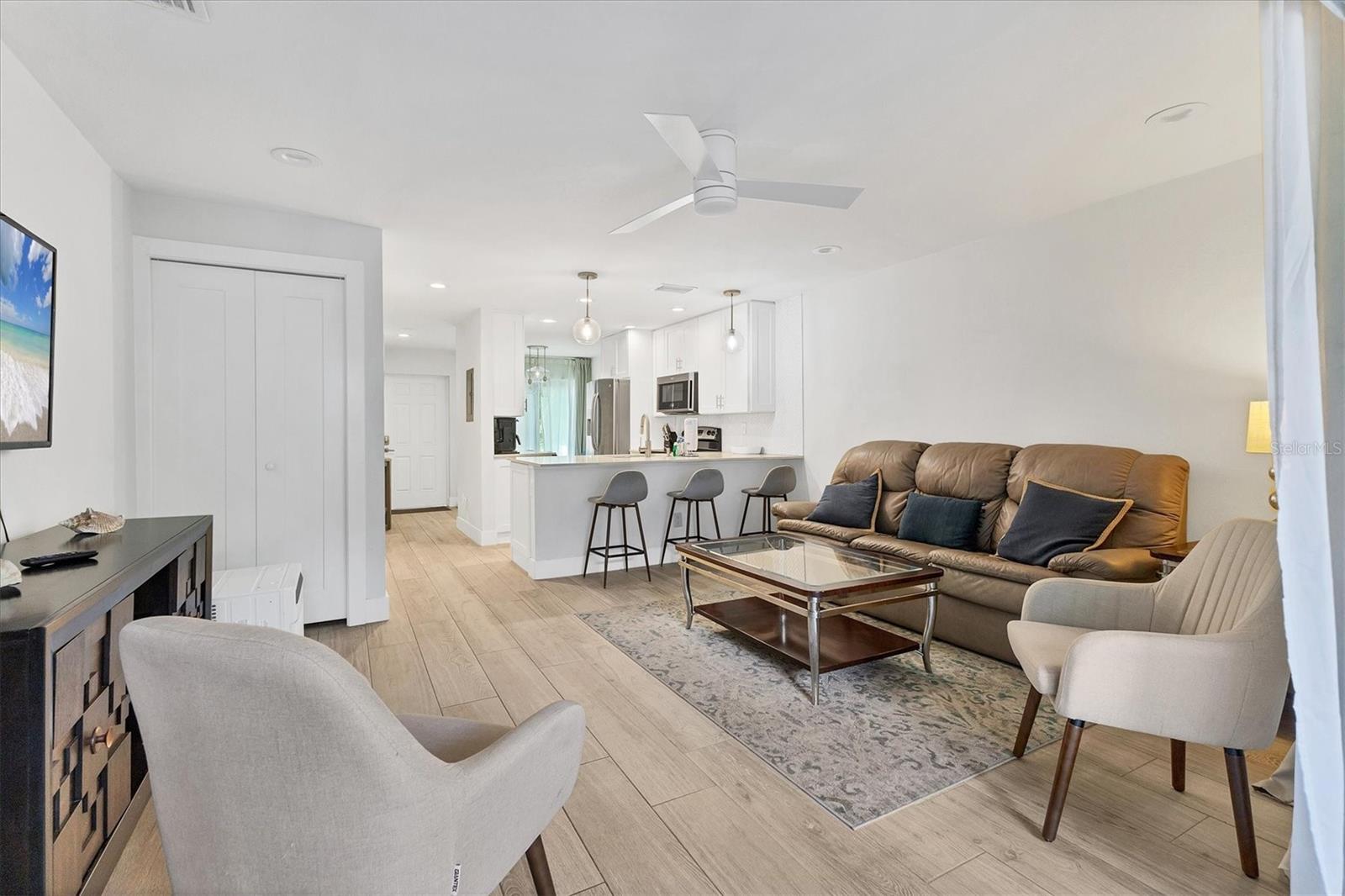 Image 9 of 38 For 1762 Stickney Point Road 204