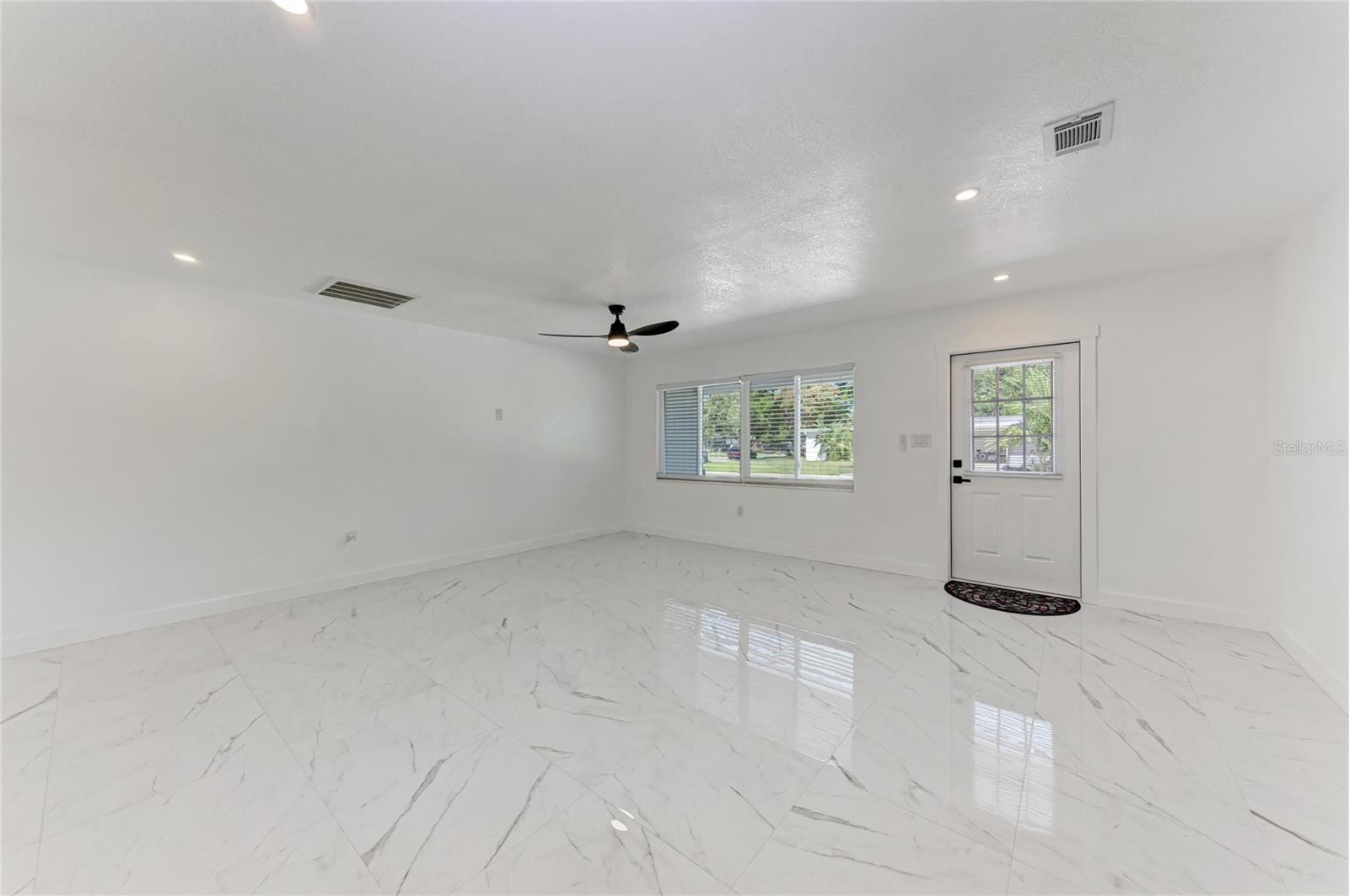 Image 11 of 74 For 5010 Lahaina Drive