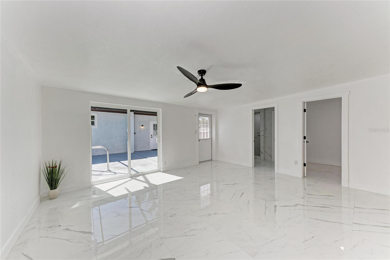 Image 21 of 74 For 5010 Lahaina Drive