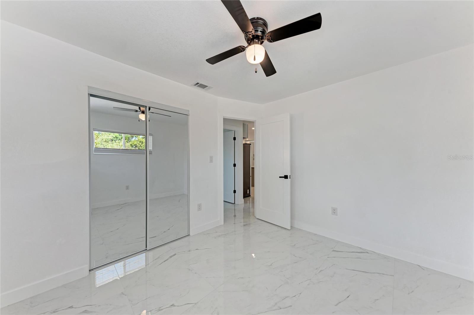 Image 37 of 74 For 5010 Lahaina Drive