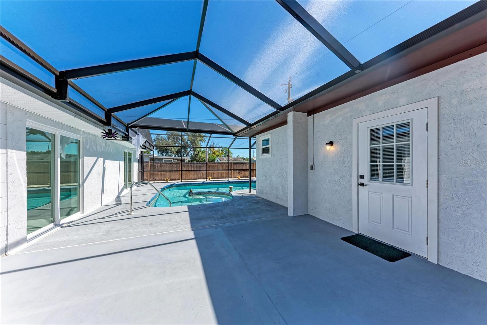 Image 42 of 74 For 5010 Lahaina Drive
