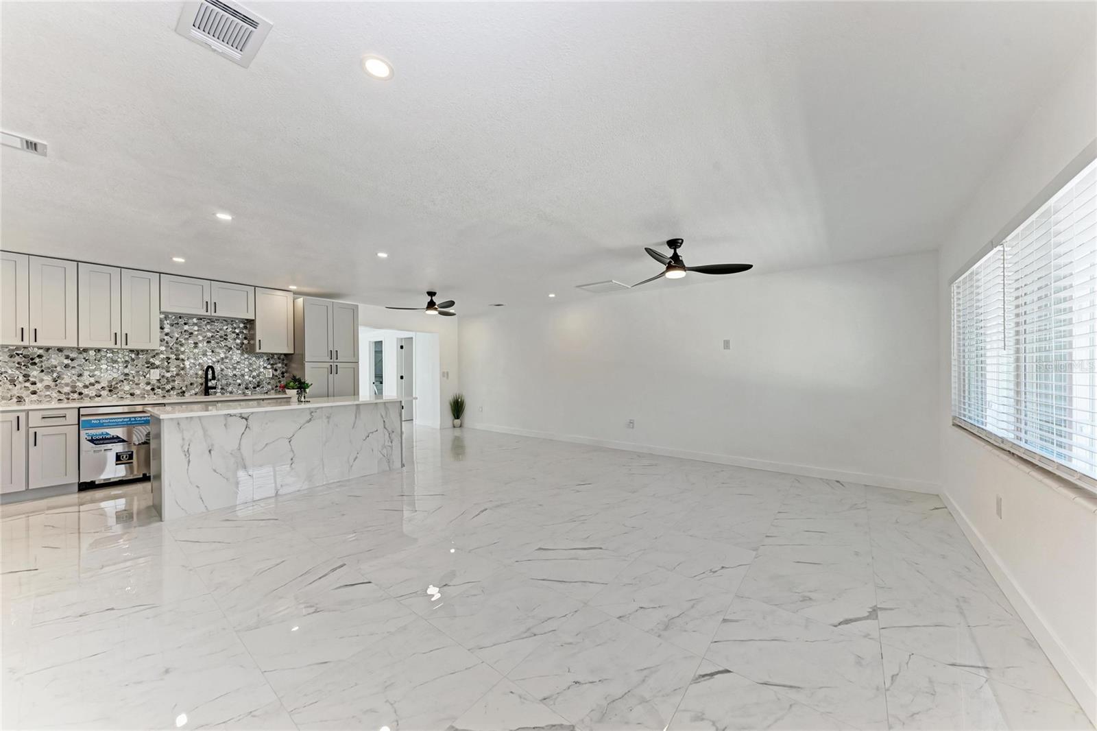 Image 7 of 74 For 5010 Lahaina Drive