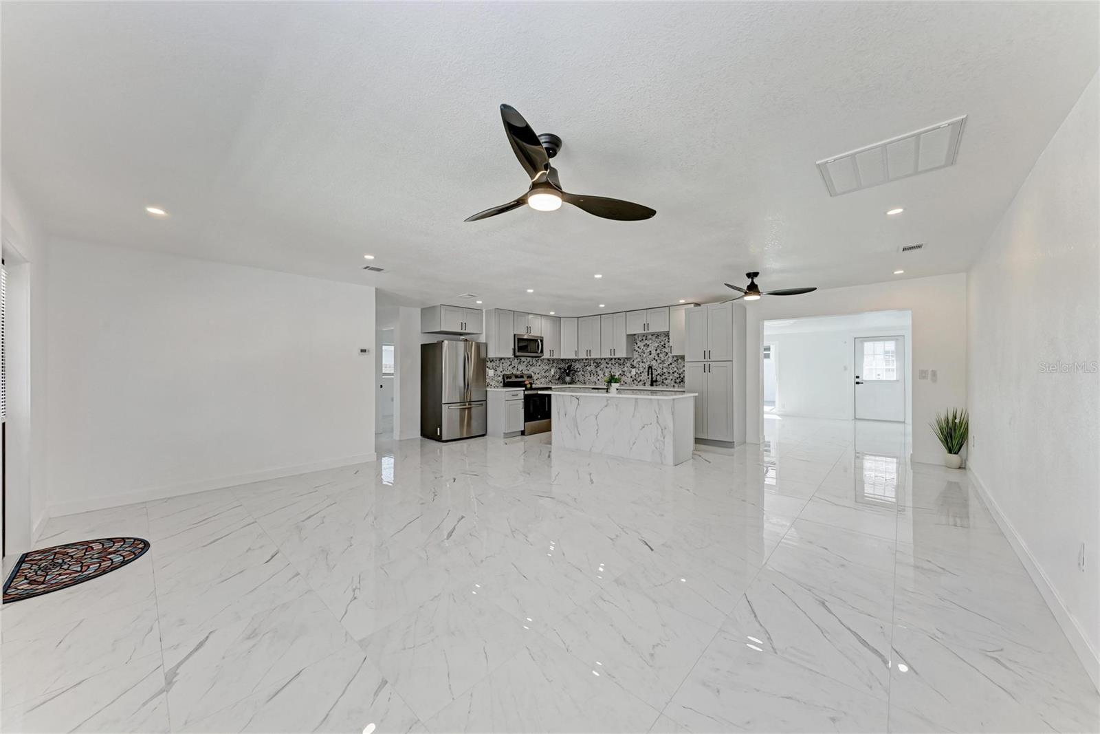 Image 8 of 74 For 5010 Lahaina Drive