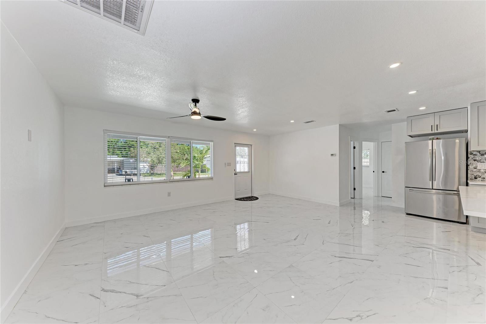 Image 9 of 74 For 5010 Lahaina Drive