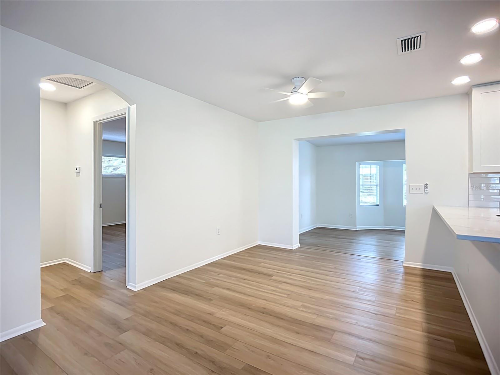 Image 17 of 50 For 2809 Taunton Drive W
