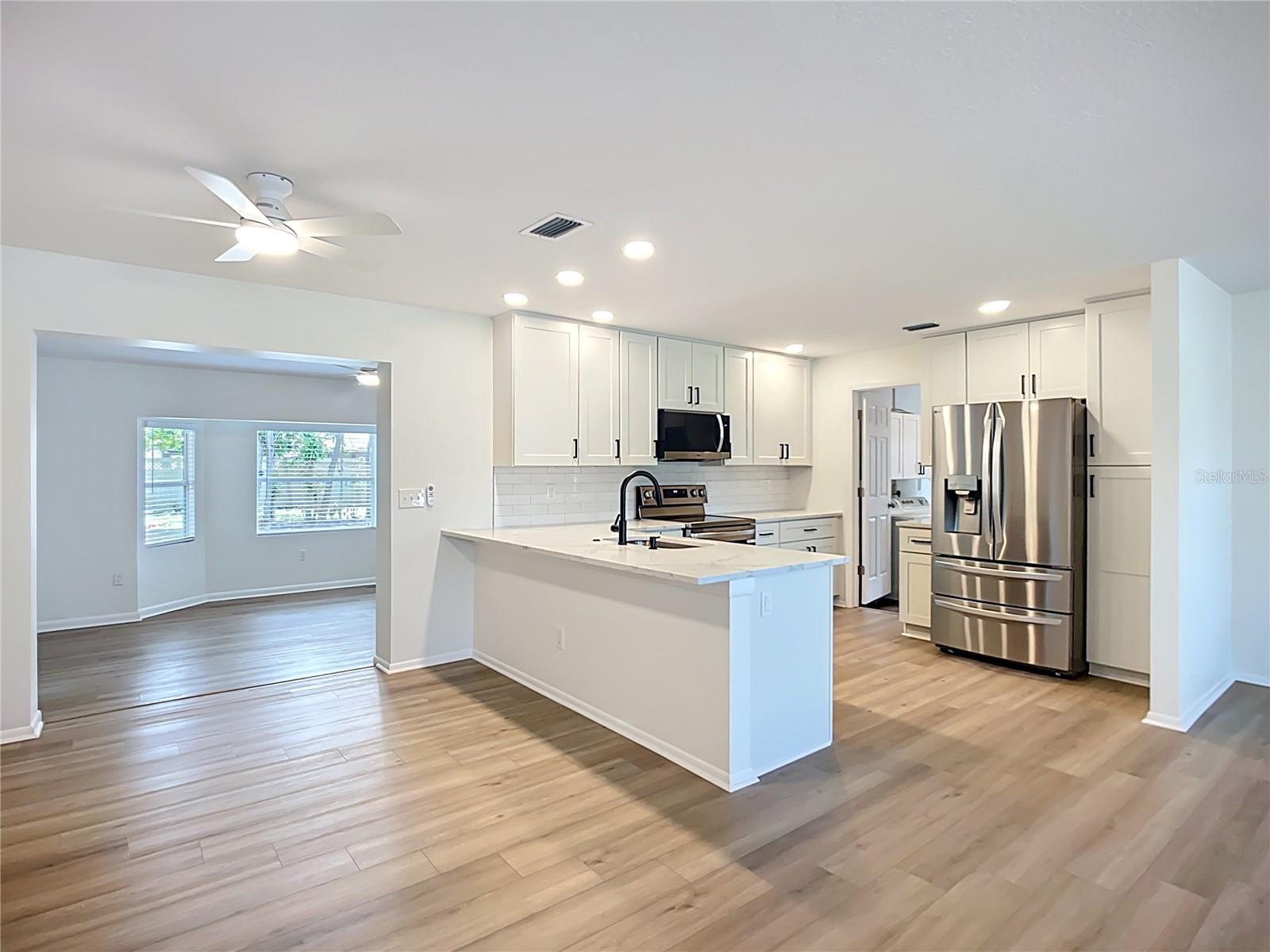 Image 18 of 50 For 2809 Taunton Drive W