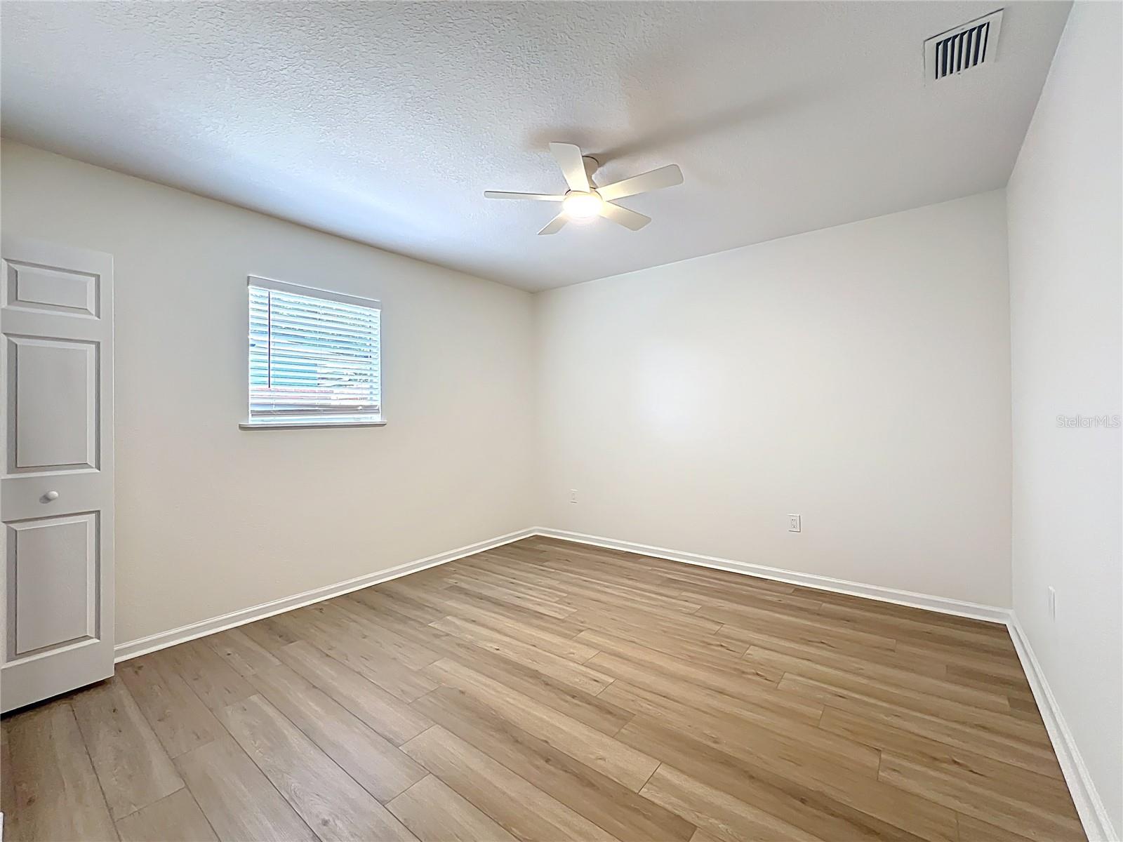 Image 21 of 50 For 2809 Taunton Drive W