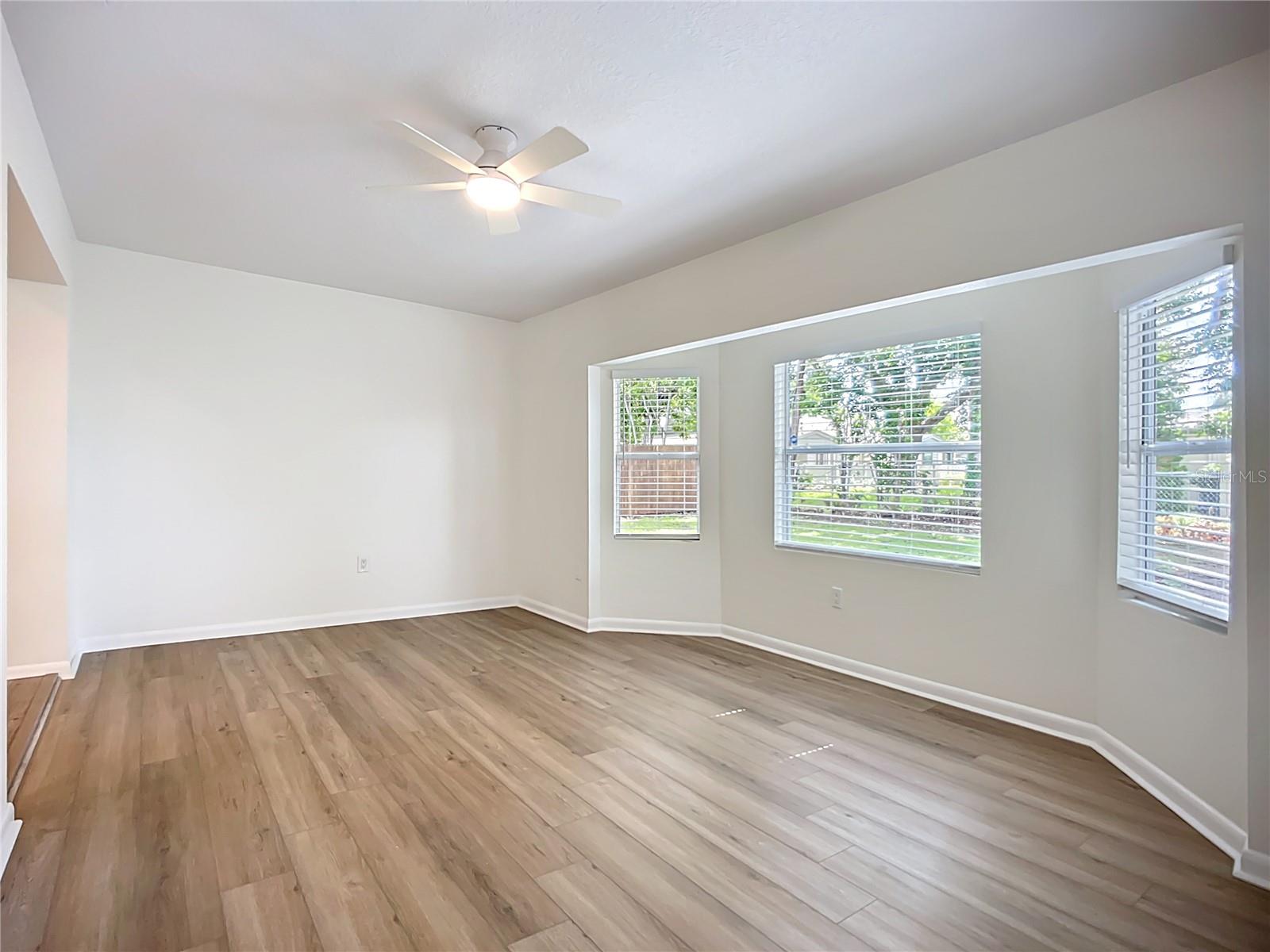 Image 34 of 50 For 2809 Taunton Drive W