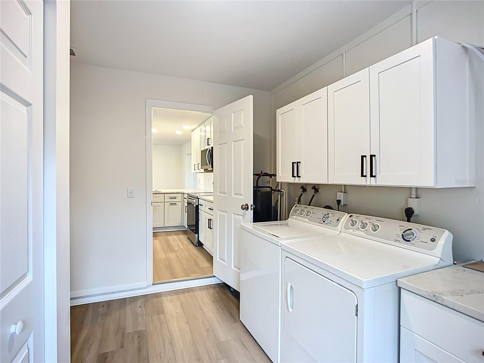 Image 38 of 50 For 2809 Taunton Drive W