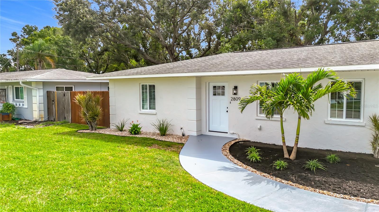 Image 4 of 50 For 2809 Taunton Drive W