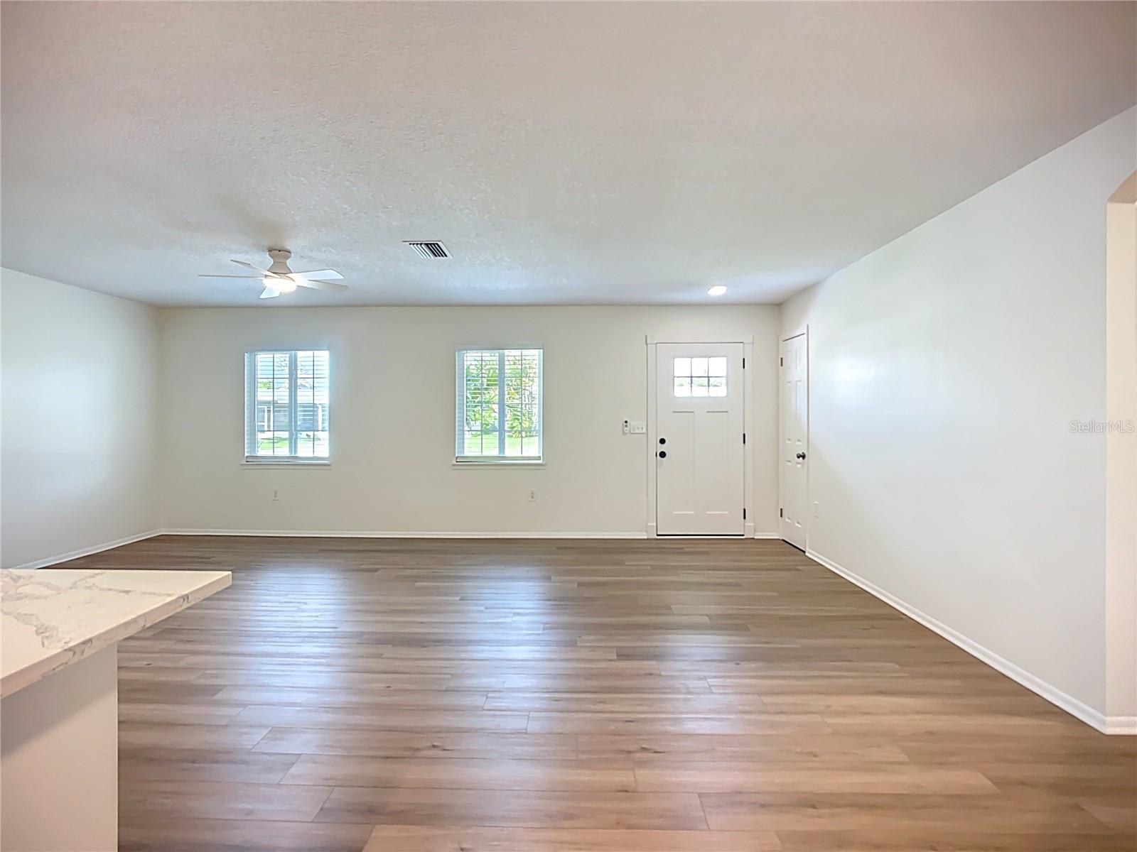 Image 9 of 50 For 2809 Taunton Drive W