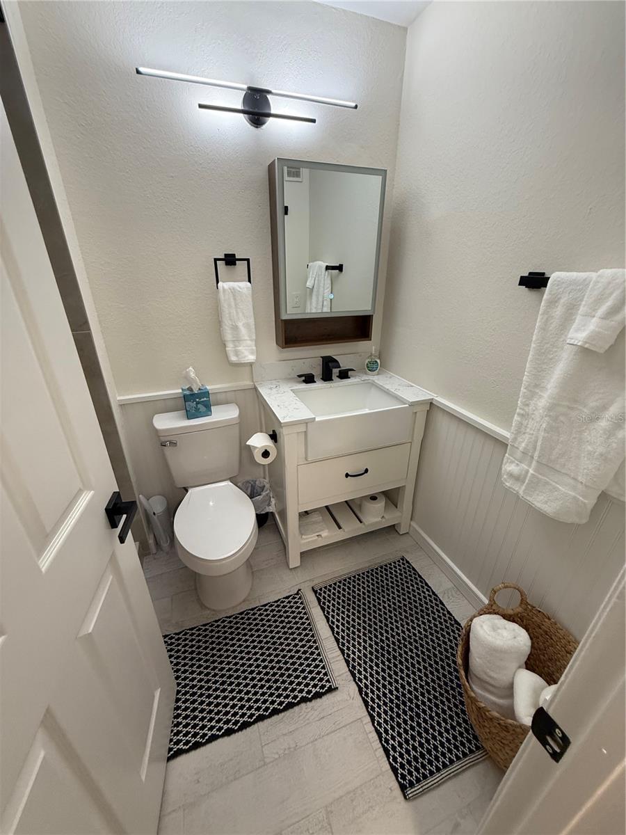 Image 12 of 27 For 850 Tamiami Trail Trail 406