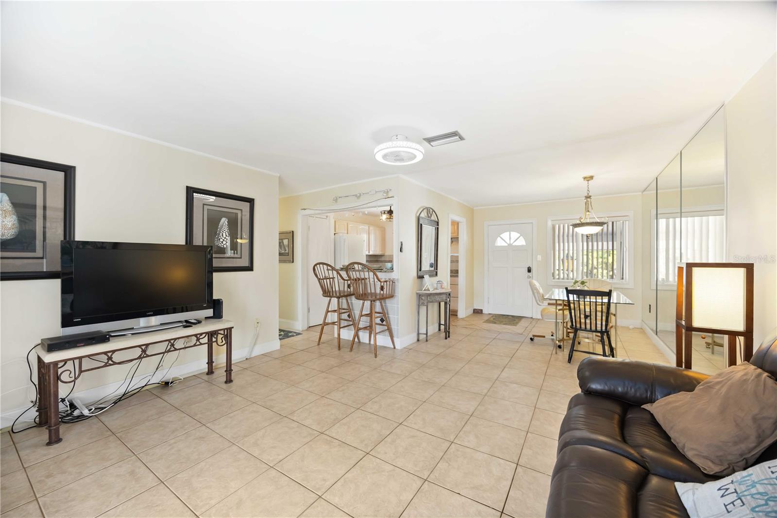 Image 11 of 37 For 2044 Canal Drive M37