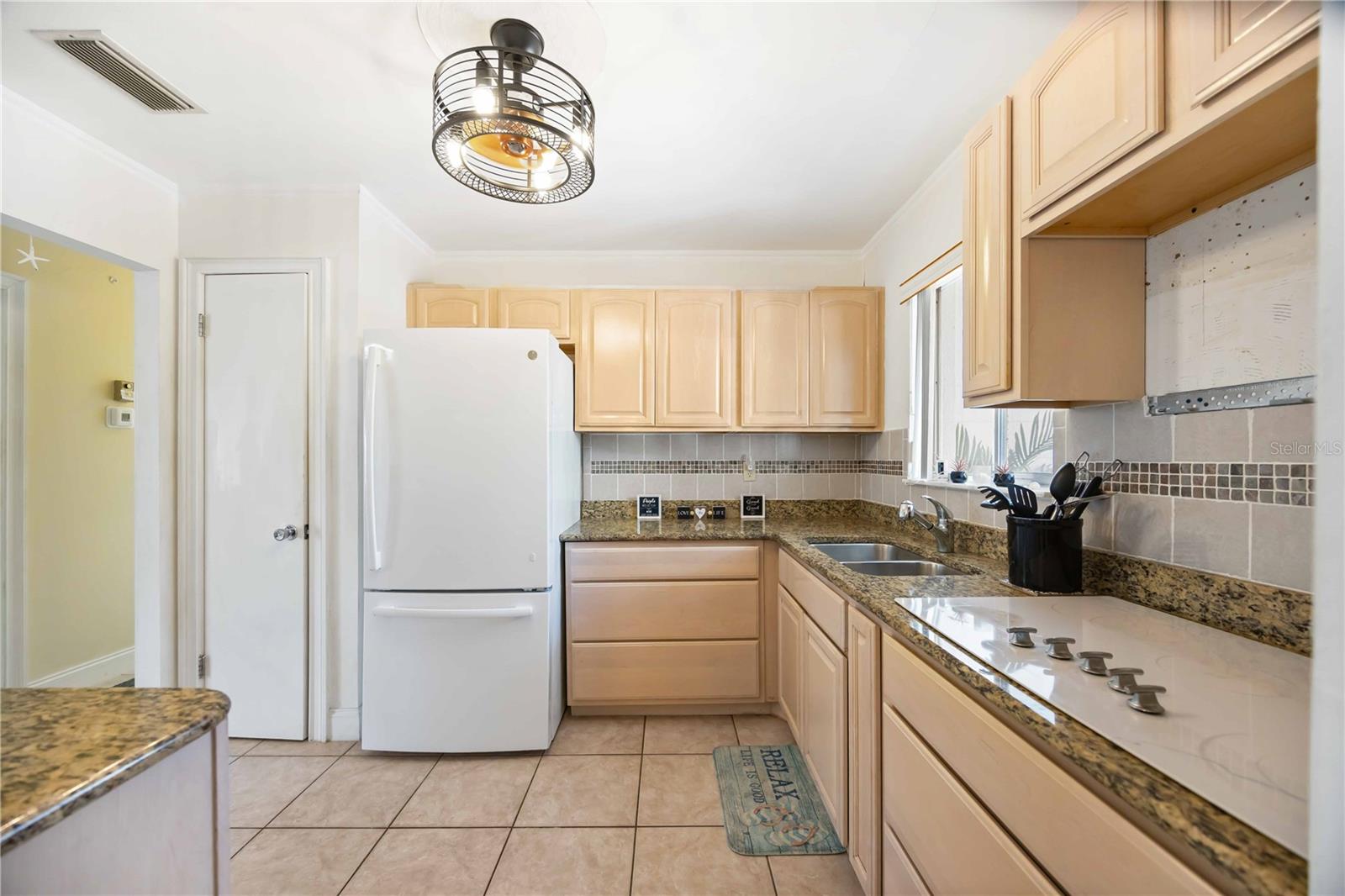 Image 12 of 37 For 2044 Canal Drive M37