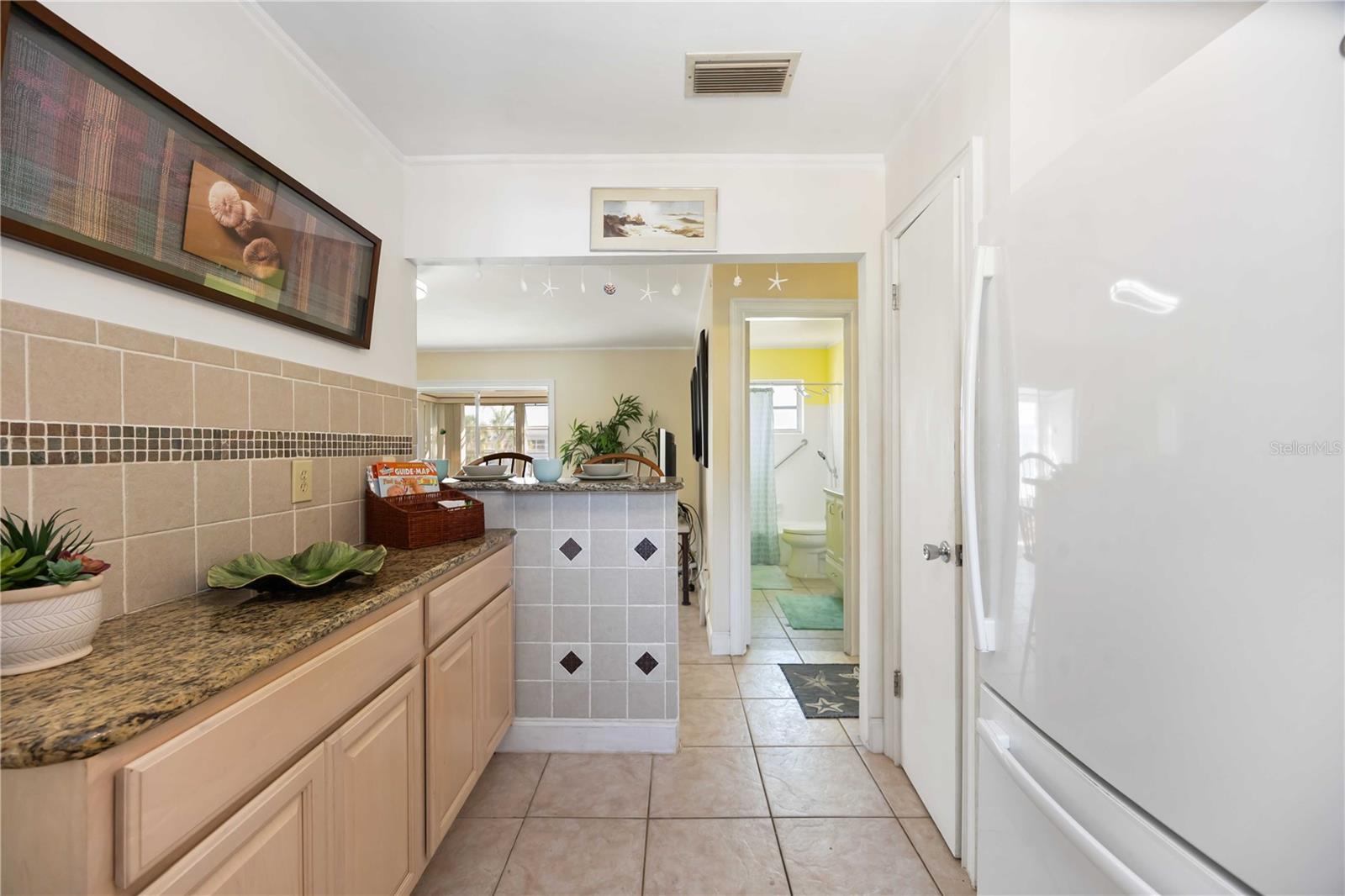 Image 13 of 37 For 2044 Canal Drive M37