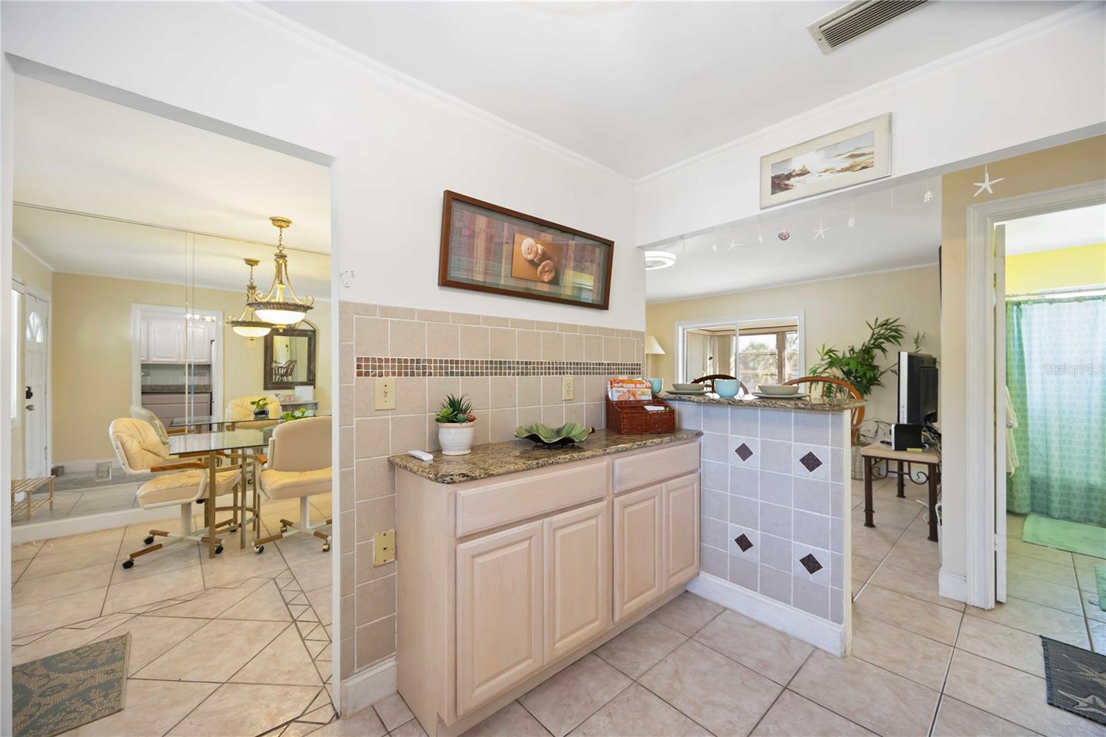 Image 14 of 37 For 2044 Canal Drive M37