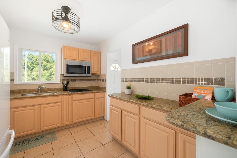 Image 16 of 37 For 2044 Canal Drive M37