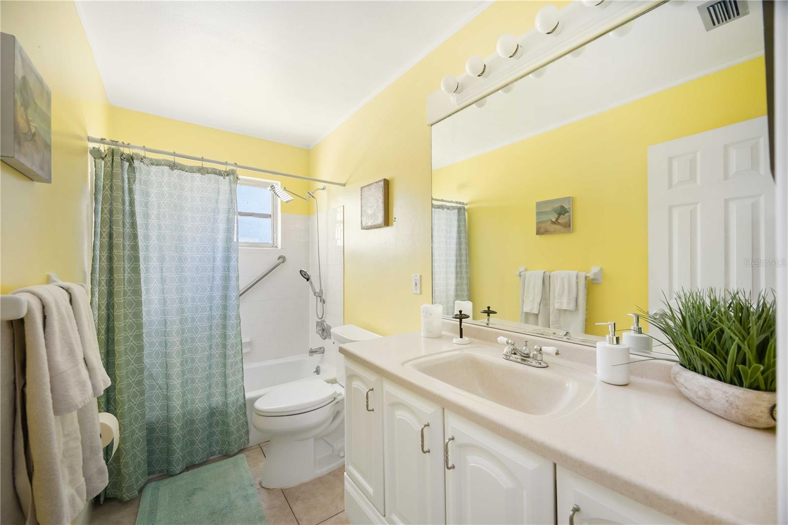 Image 17 of 37 For 2044 Canal Drive M37