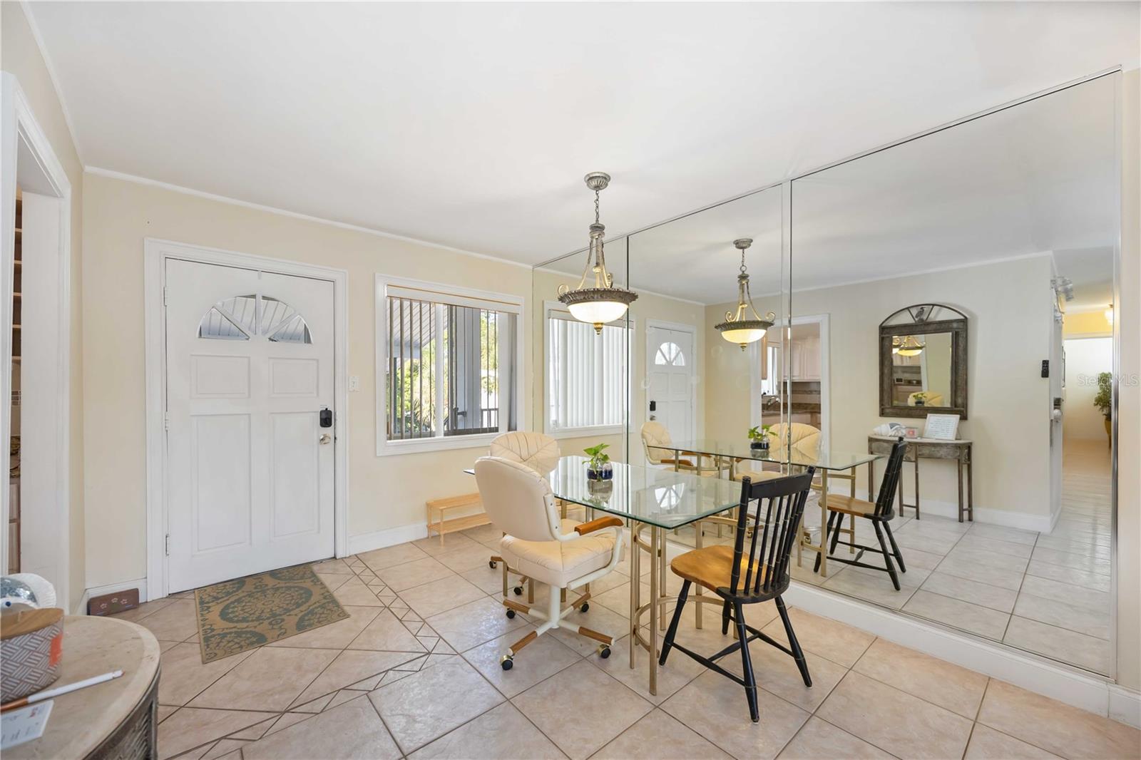 Image 4 of 37 For 2044 Canal Drive M37