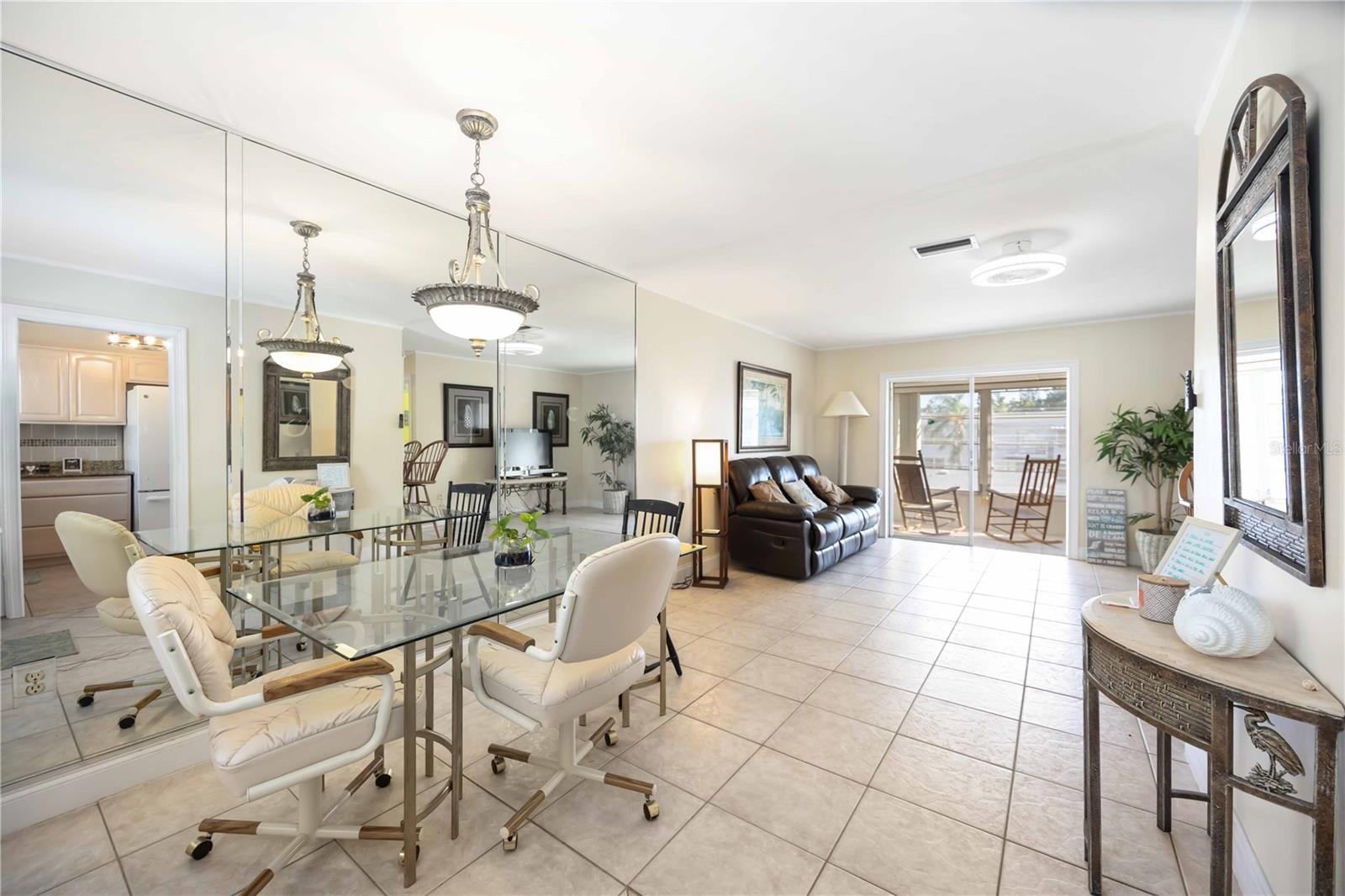 Image 7 of 37 For 2044 Canal Drive M37