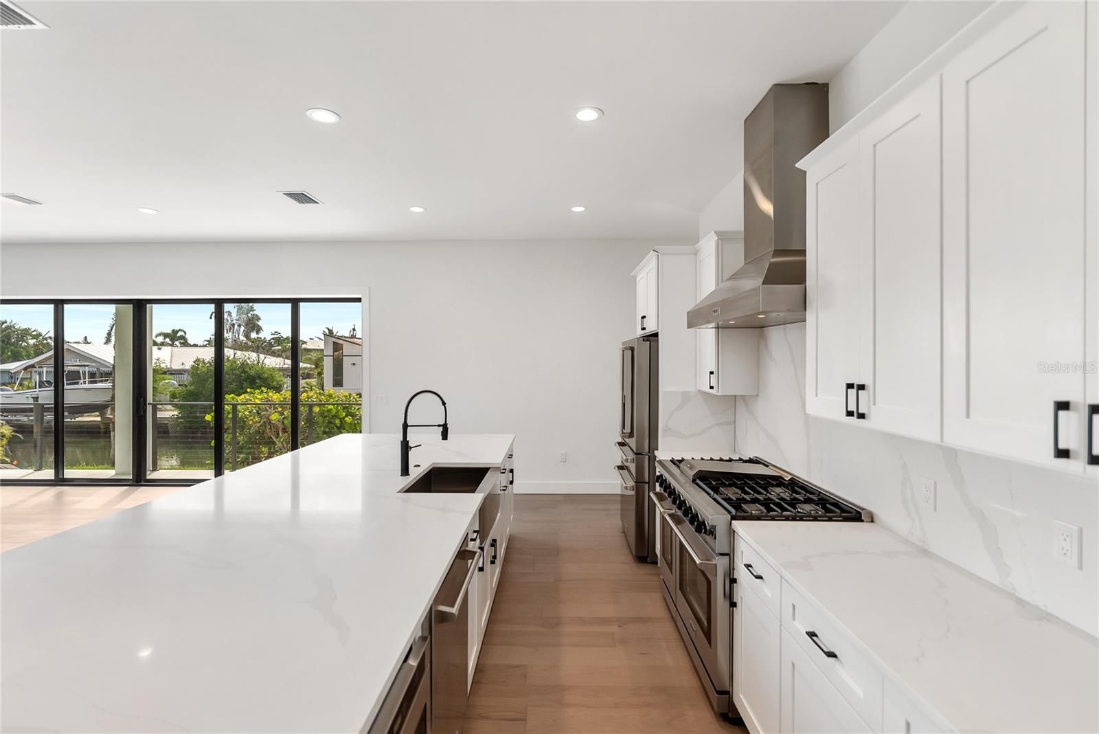 Image 13 of 100 For 530 De Narvaez Drive