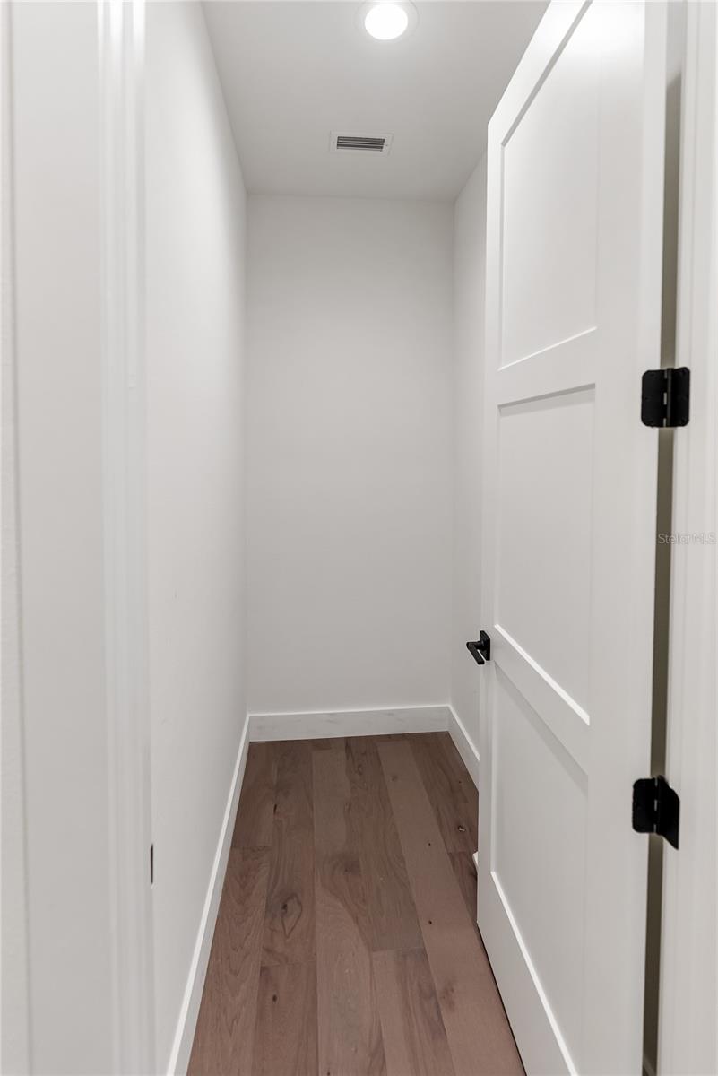 Image 15 of 100 For 530 De Narvaez Drive