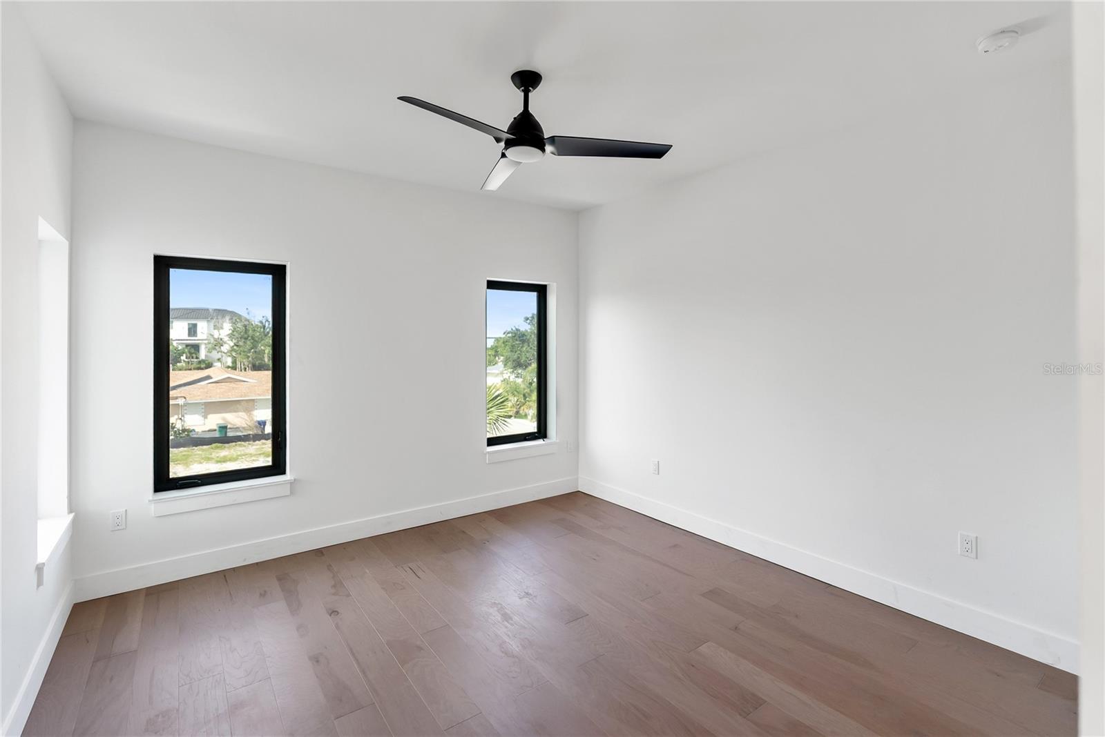 Image 19 of 100 For 530 De Narvaez Drive