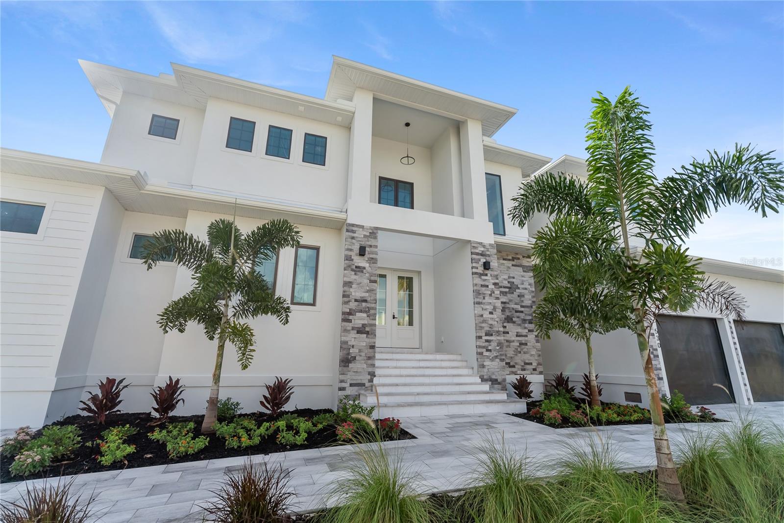 Image 2 of 100 For 530 De Narvaez Drive