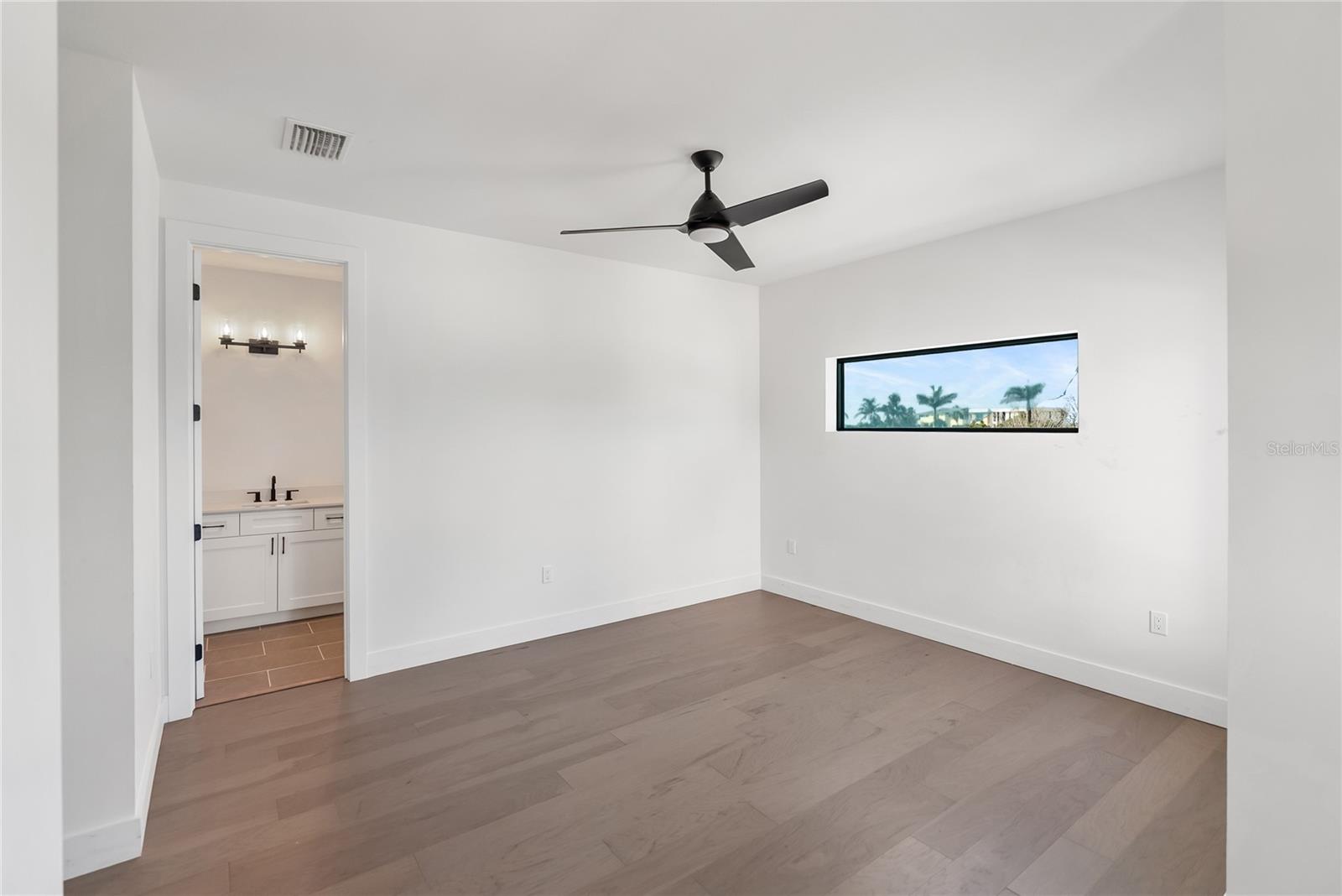 Image 21 of 100 For 530 De Narvaez Drive