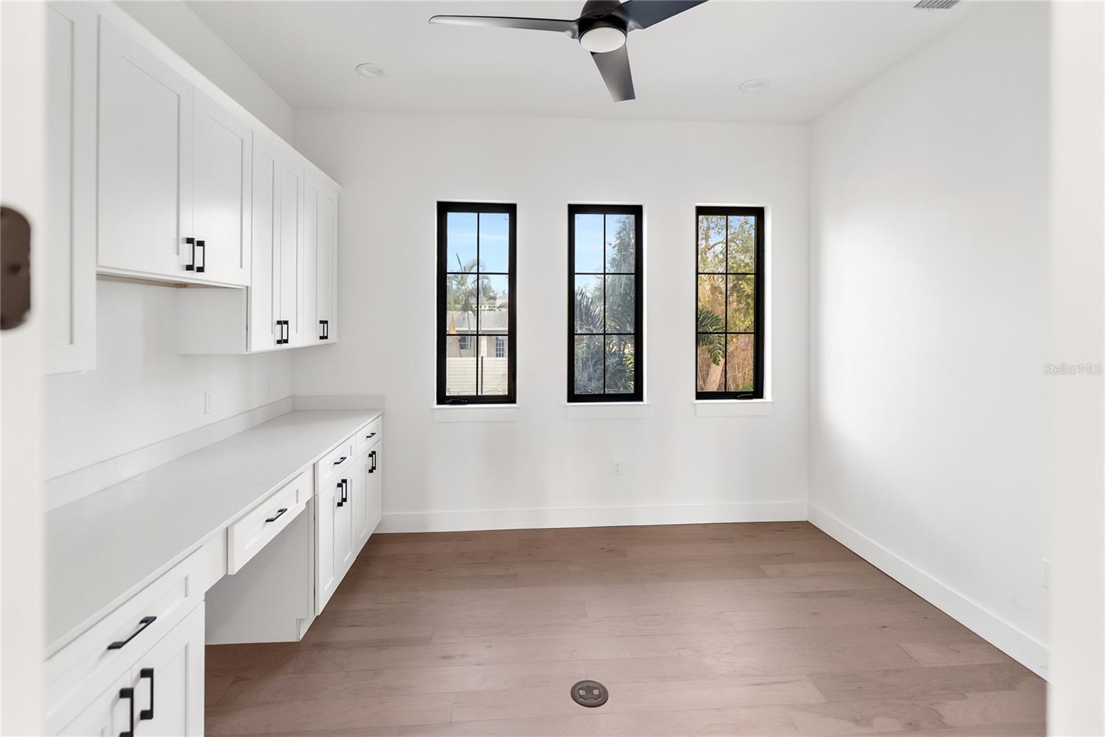 Image 26 of 100 For 530 De Narvaez Drive