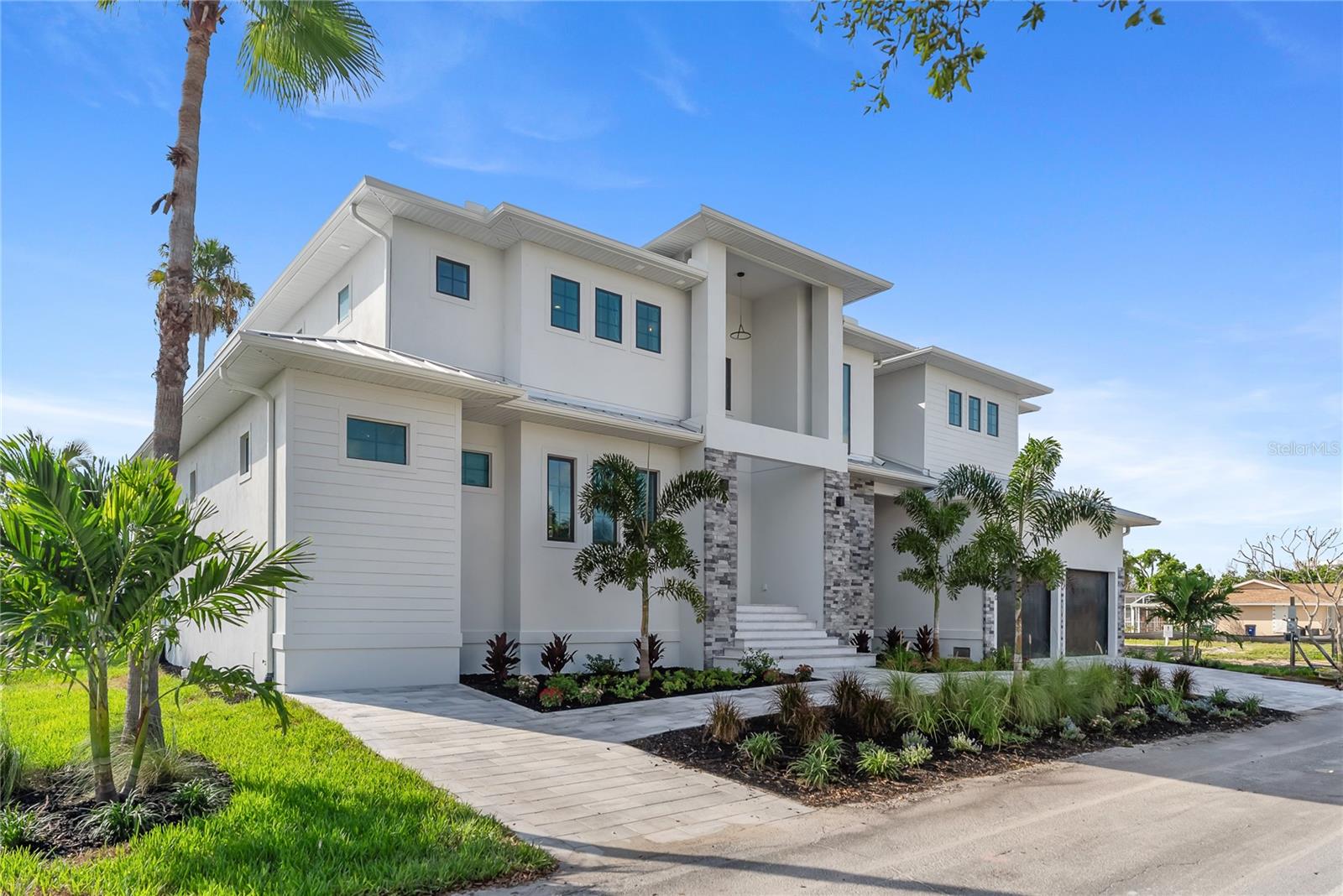 Image 27 of 100 For 530 De Narvaez Drive