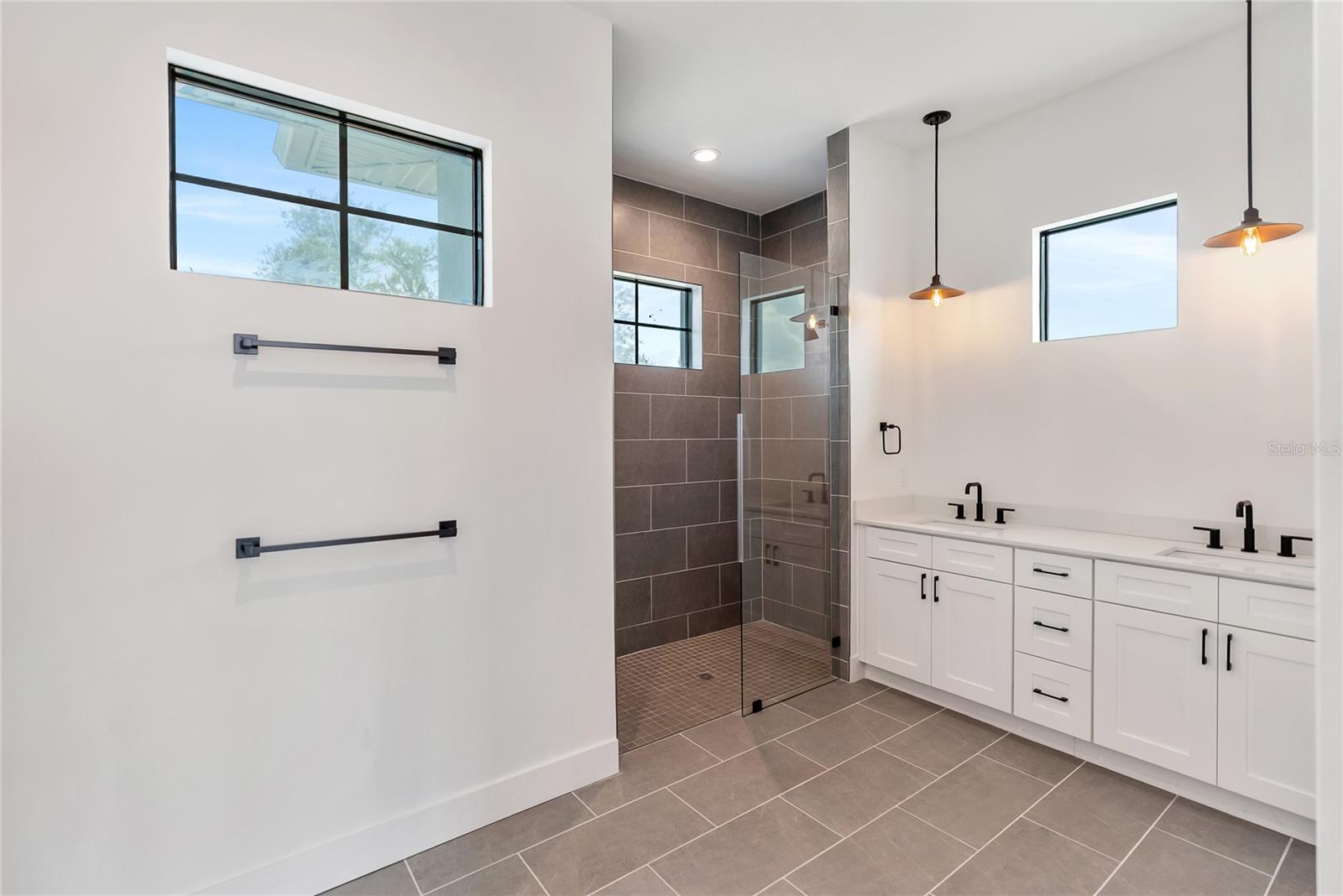 Image 30 of 100 For 530 De Narvaez Drive