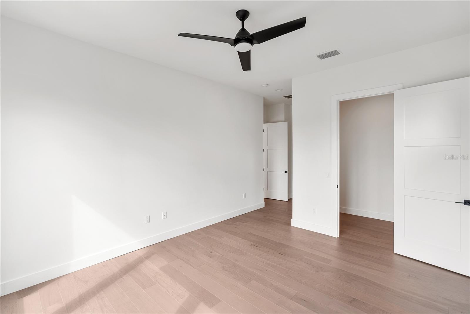 Image 31 of 100 For 530 De Narvaez Drive
