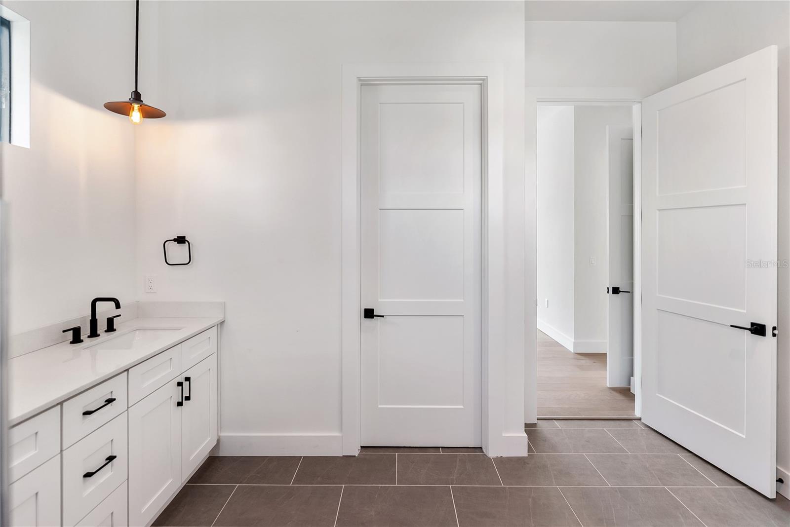 Image 33 of 100 For 530 De Narvaez Drive