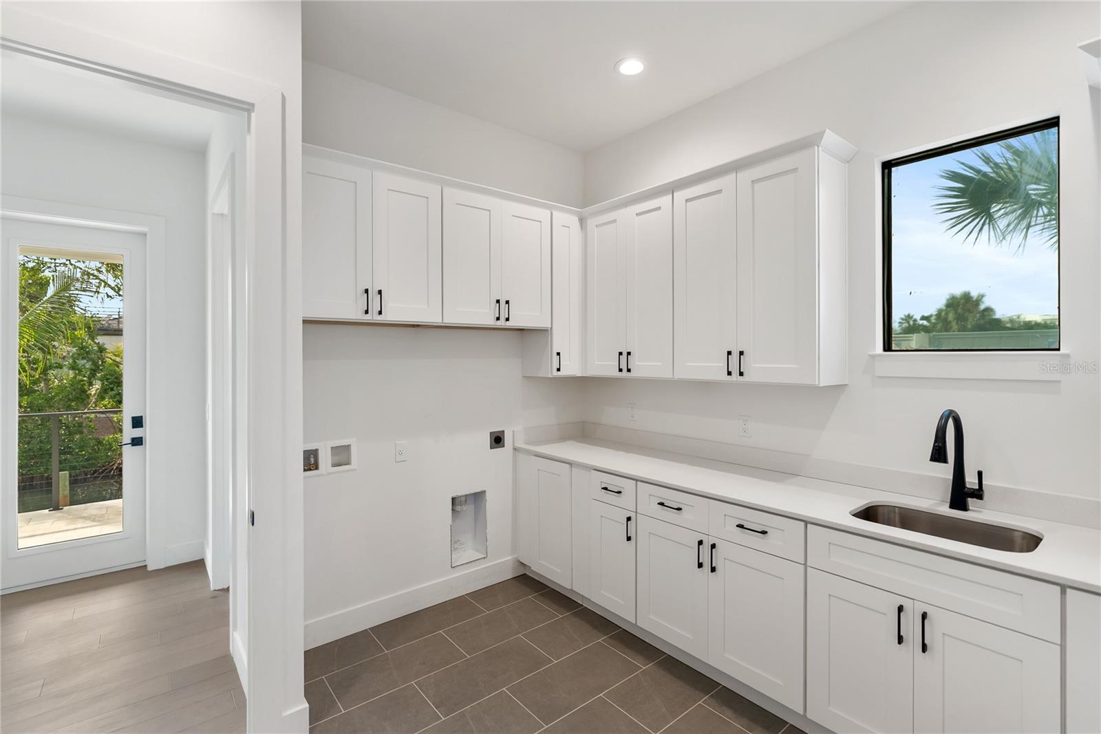 Image 40 of 100 For 530 De Narvaez Drive