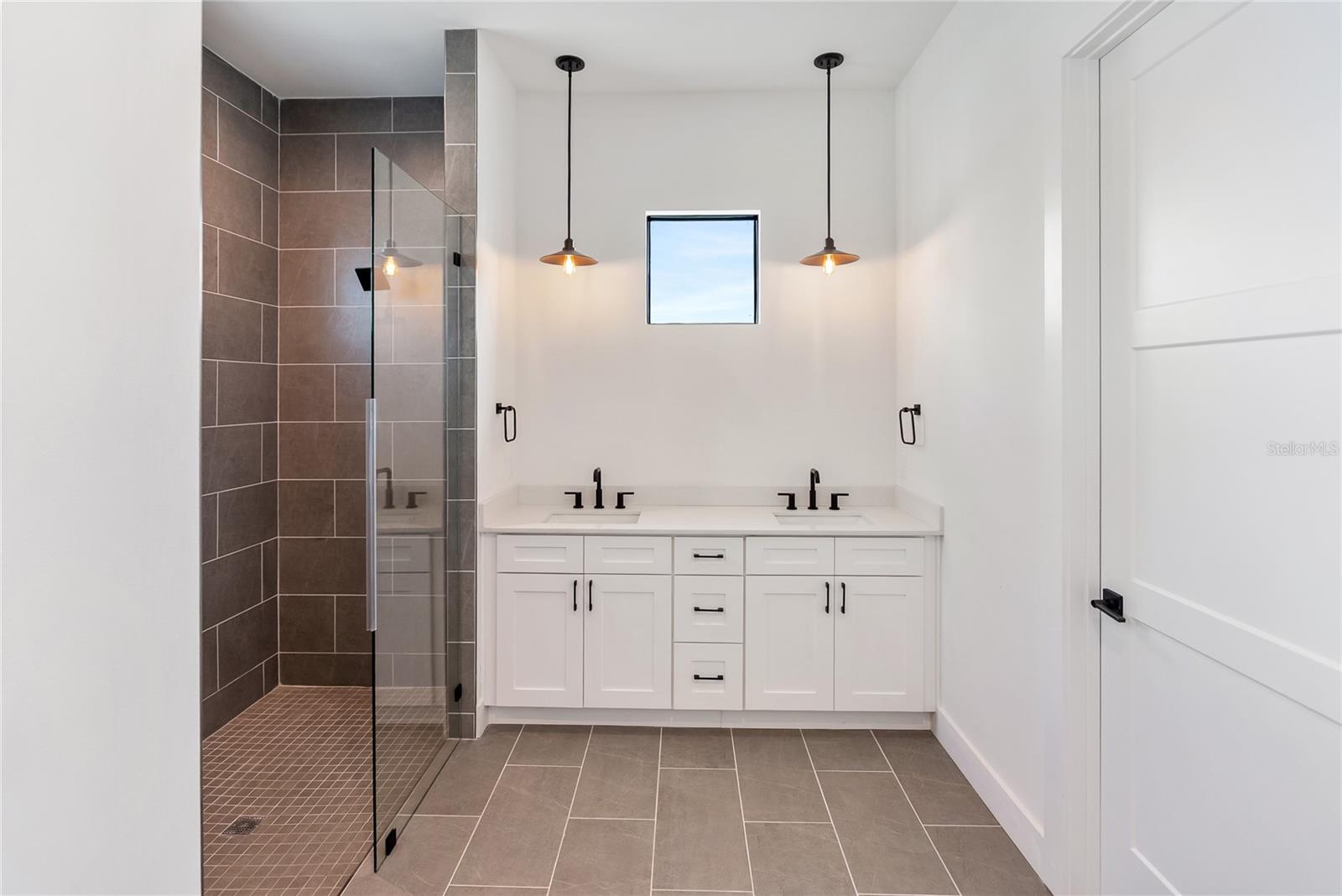 Image 42 of 100 For 530 De Narvaez Drive