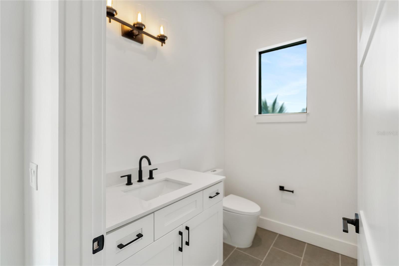 Image 43 of 100 For 530 De Narvaez Drive
