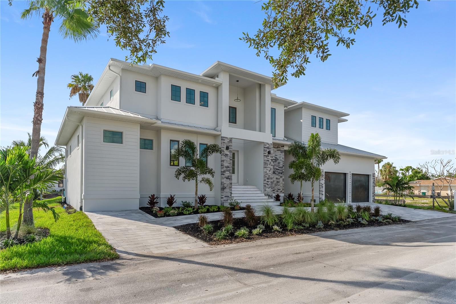 Image 6 of 100 For 530 De Narvaez Drive
