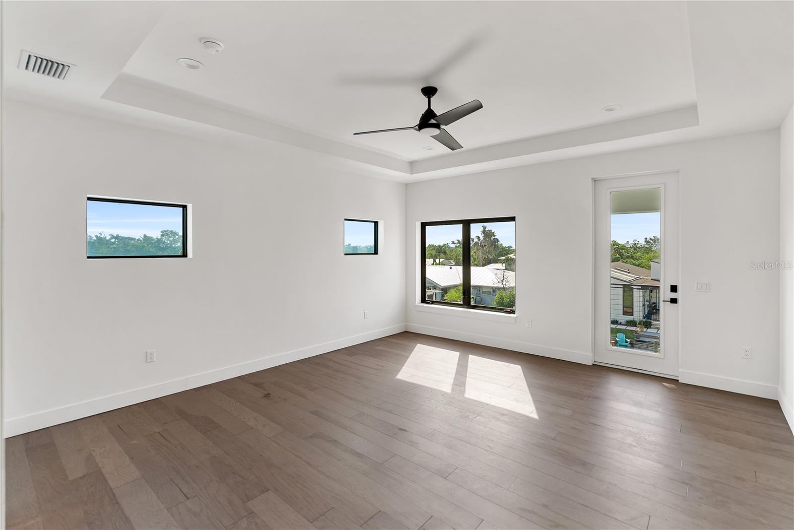 Image 7 of 100 For 530 De Narvaez Drive