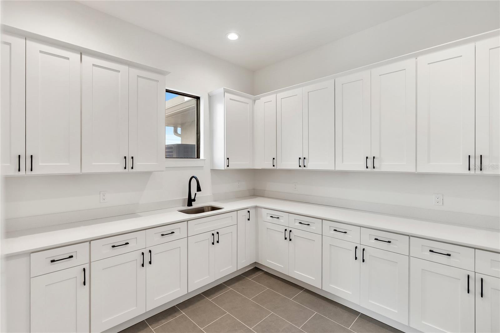 Image 8 of 100 For 530 De Narvaez Drive