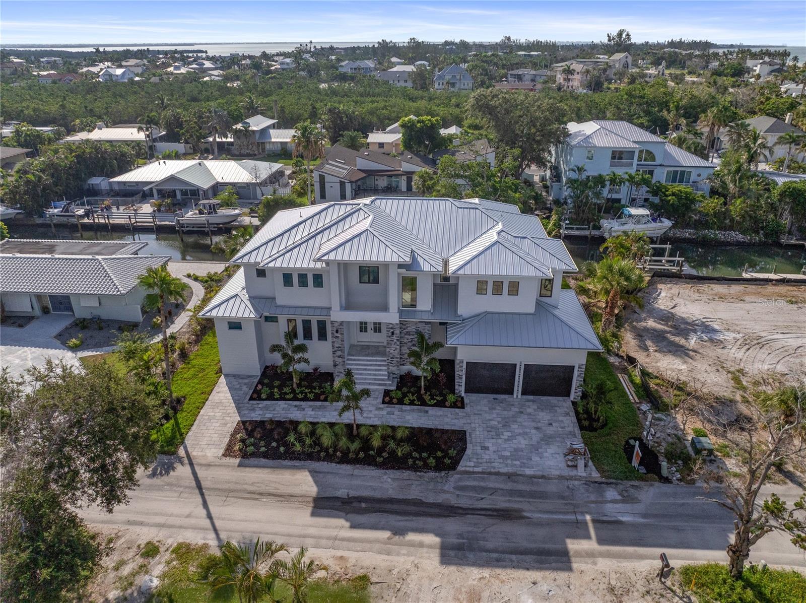 Image 83 of 100 For 530 De Narvaez Drive