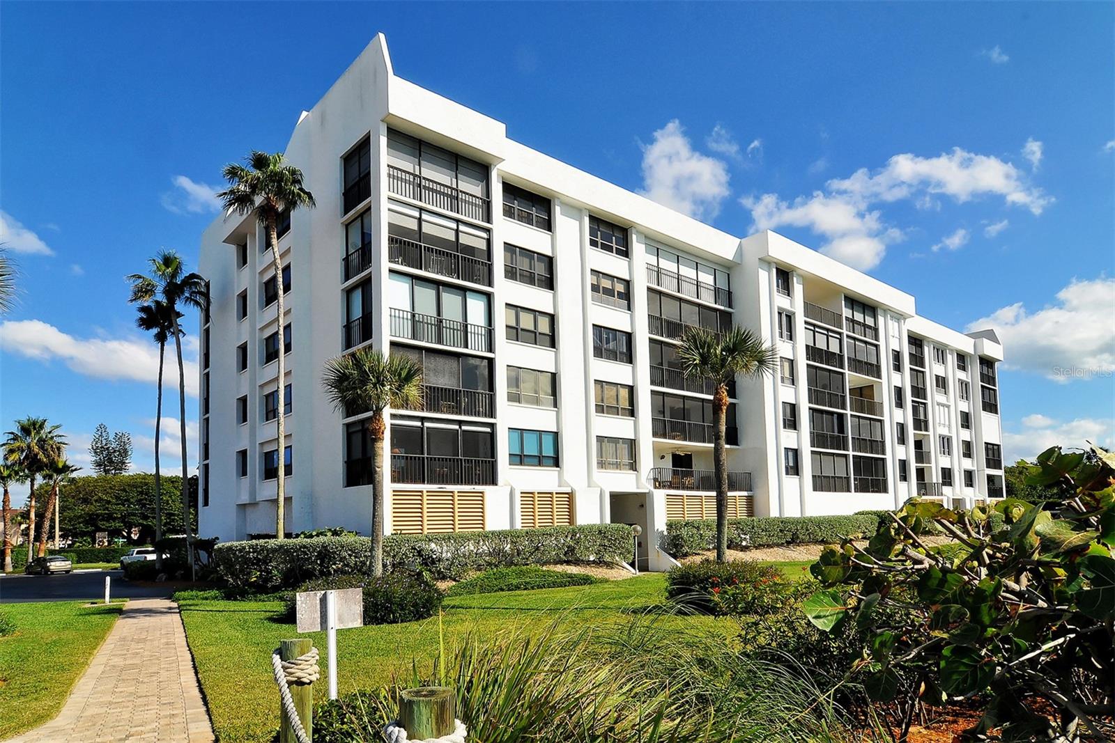 Image 28 of 36 For 4545 Gulf Of Mexico Drive 408