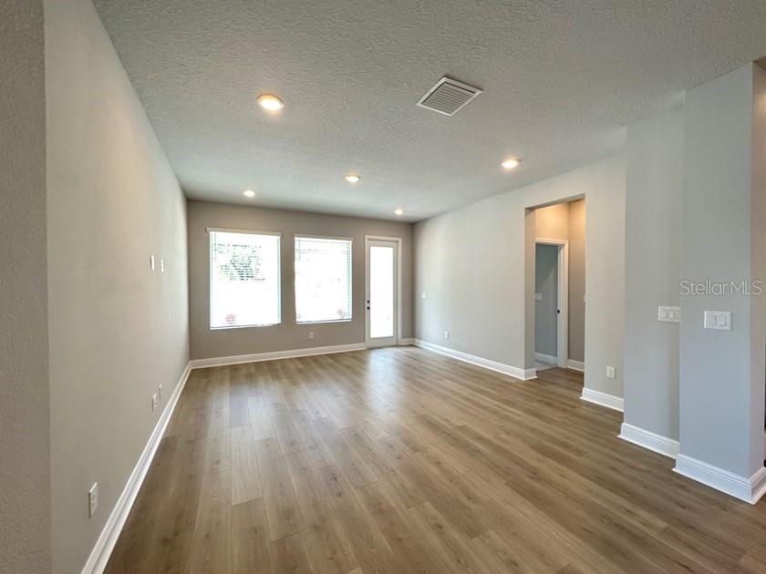 Image 14 of 28 For 1403 Columbia Avenue