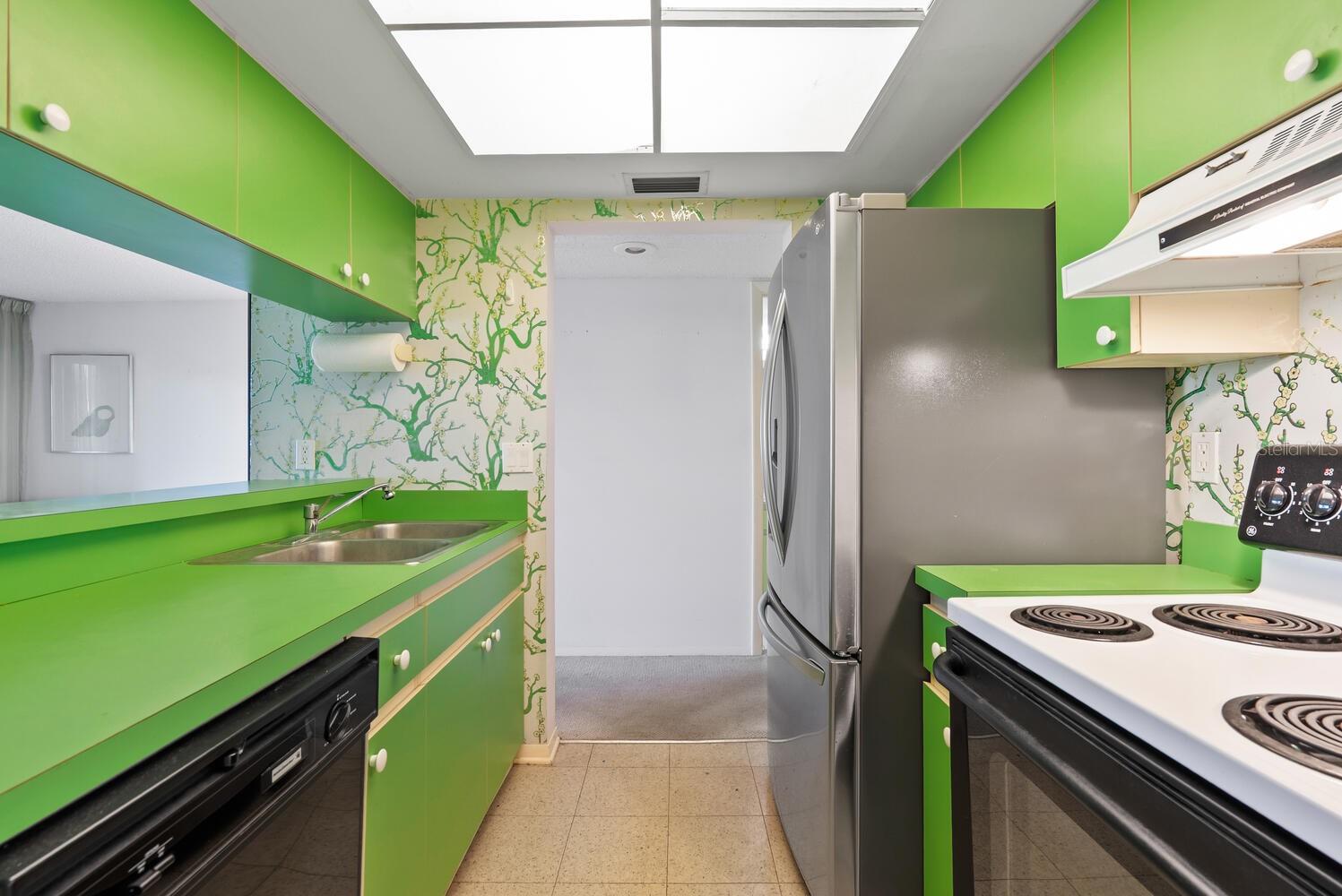 Image 16 of 31 For 6350 Midnight Cove Road 710