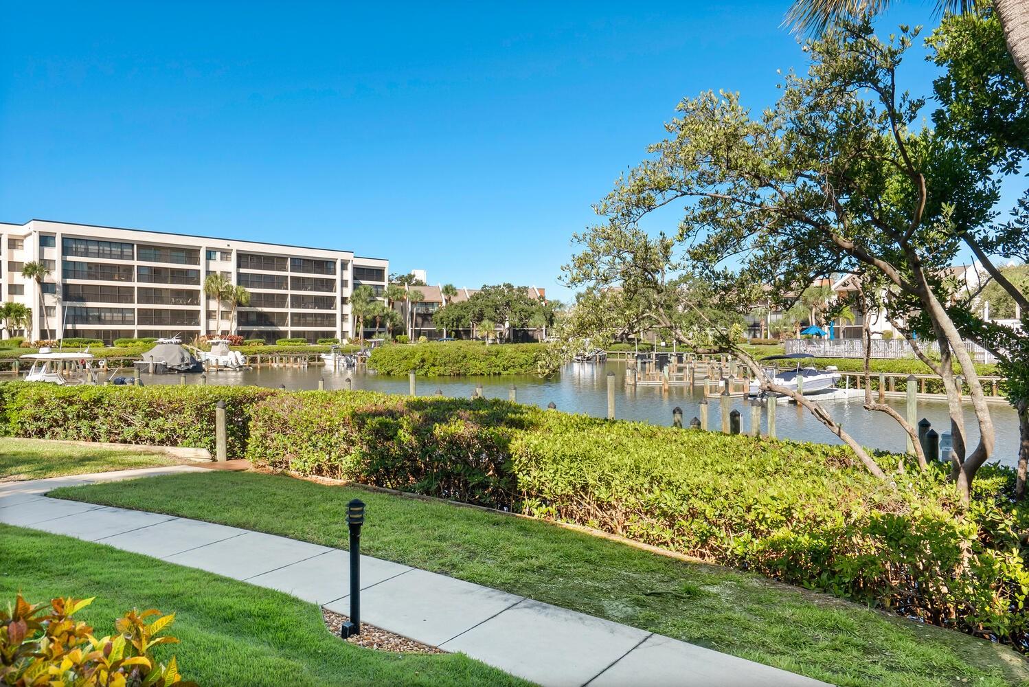 Image 25 of 31 For 6350 Midnight Cove Road 710