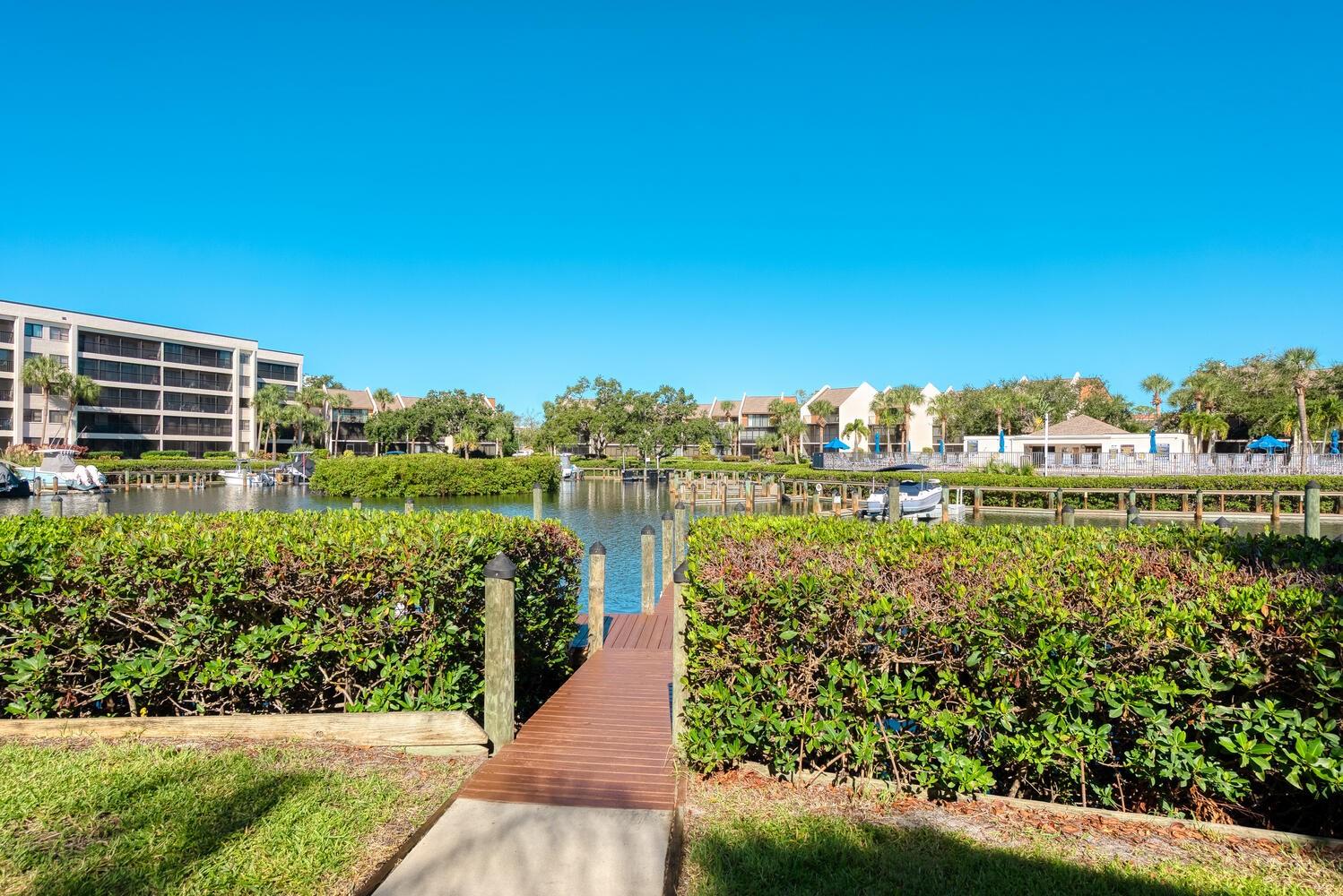 Image 26 of 31 For 6350 Midnight Cove Road 710